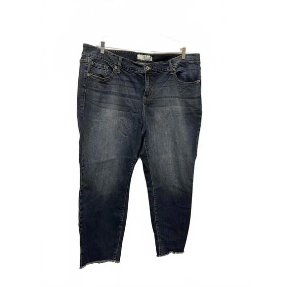 Torrid Women's 22R Blue Relaxed Fit Jeans Stretch Medium Wash - Picture 1 of 9